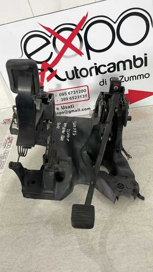 PEDALIERA FRENO + FRIZIONE con codice 13434744 da OPEL Meriva 3° Serie (10>)