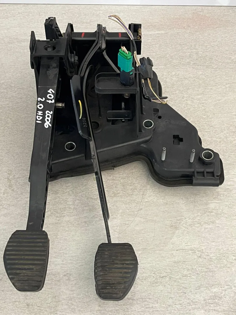 PEDALIERA FRENO + FRIZIONE PEUGEOT 407 Berlina 450036 (04>)