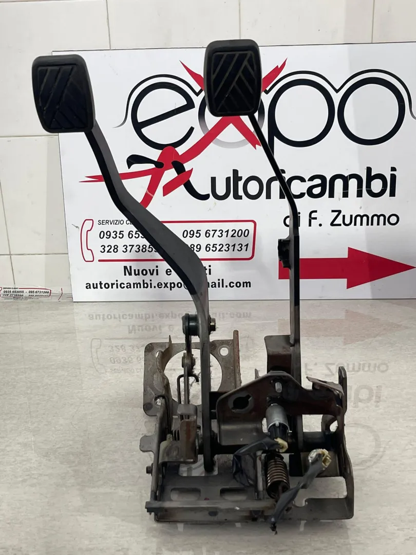 PEDALIERA FRENO + FRIZIONE SUZUKI Grand Vitara JB 4960076K50000 con codice motore F9Q (06>)