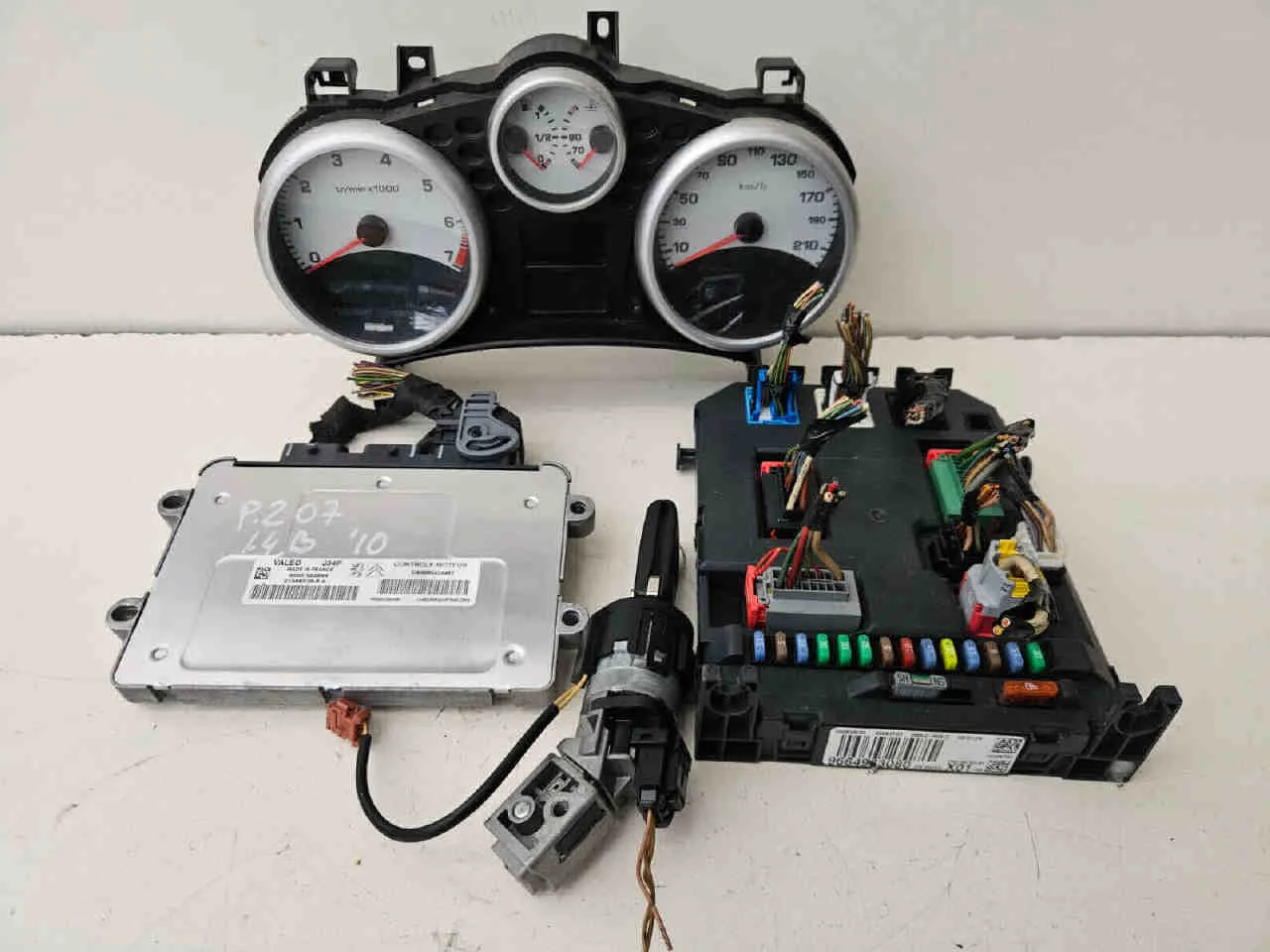 Kit Centralina Motore PEUGEOT 207 2° Serie del 2009  CODICE RICAMBIO : 22661f01