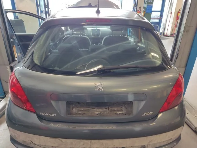 Cambio PEUGEOT 207 1400cc benzina  del 2007