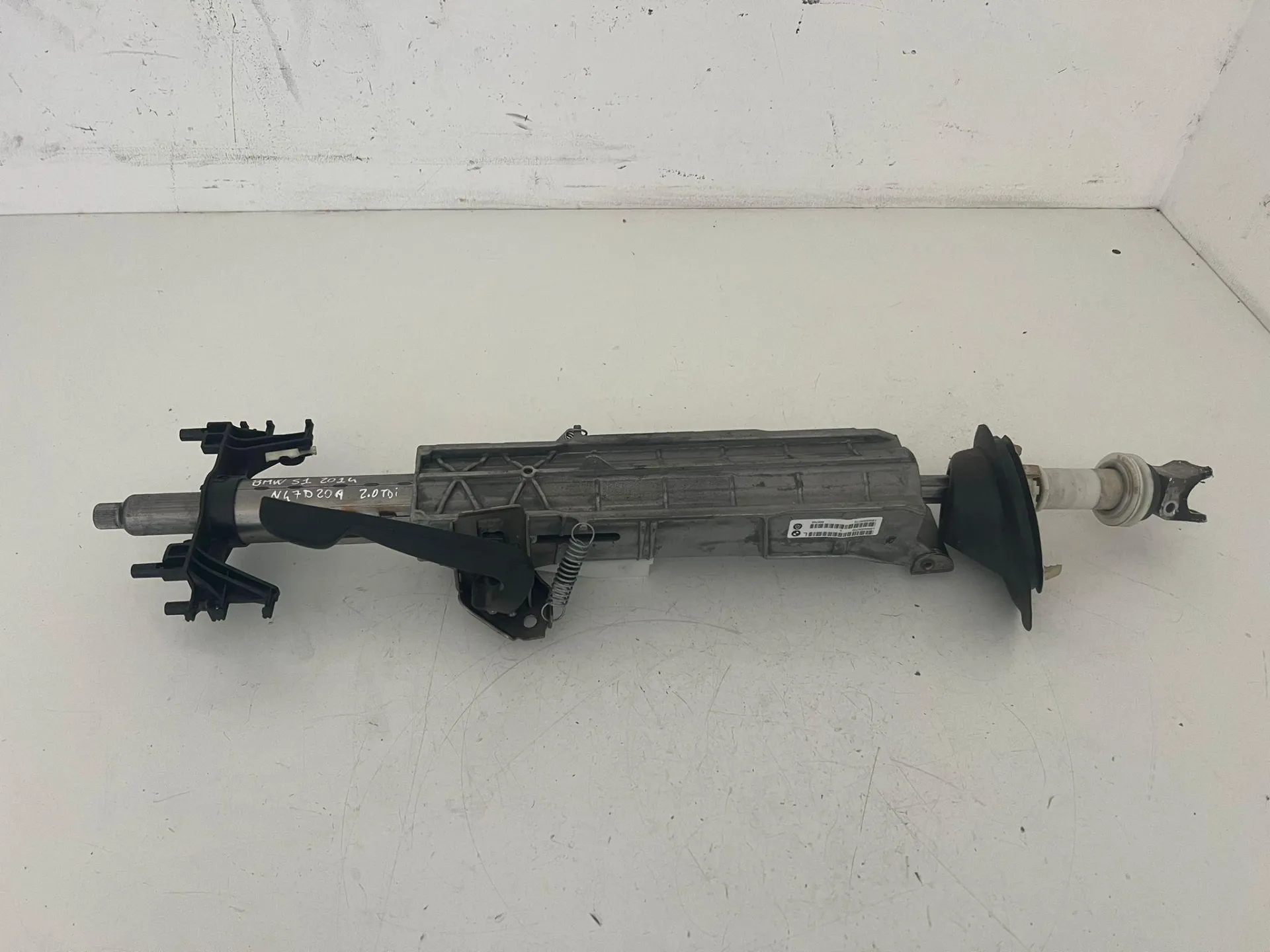 PIANTONE STERZO con codice LS685404703 da BMW Serie 1 F20 (11>19)