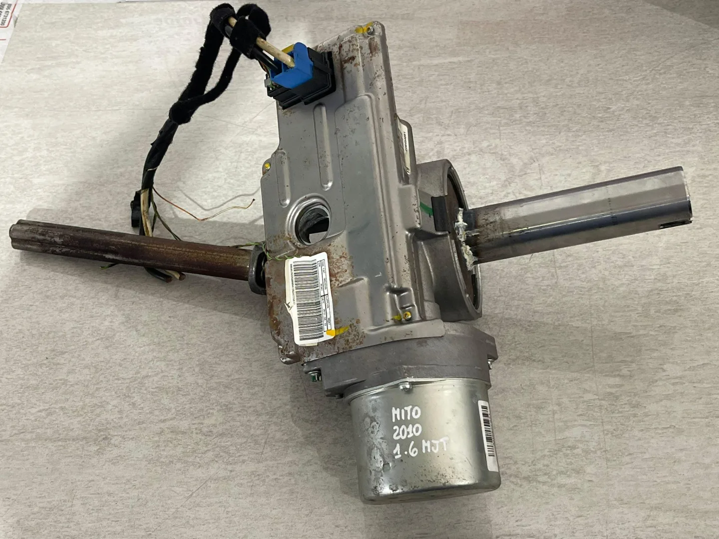 PIANTONE STERZO con codice 50526335 da ALFA ROMEO Mito Serie (955_) (08>)