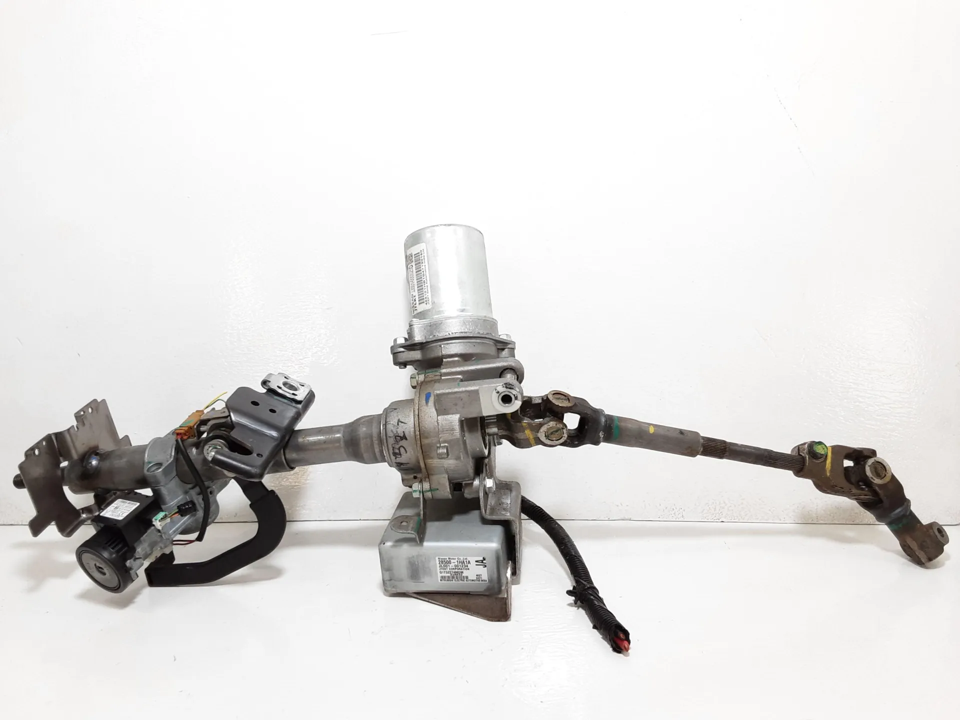 PIANTONE STERZO con codice 285001HA1A da NISSAN Micra 7° Serie (10>16)