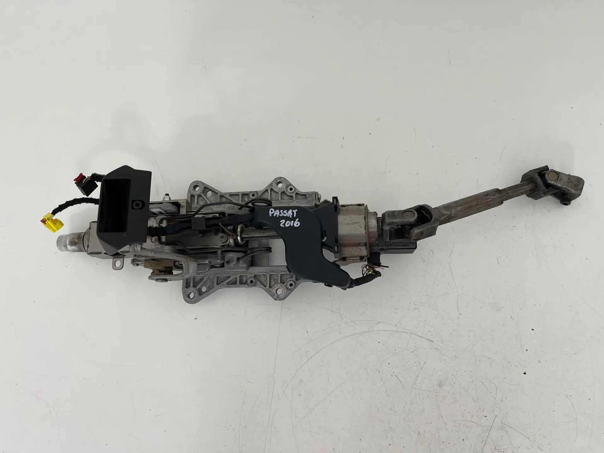 PIANTONE STERZO con codice 527580 02 da VOLKSWAGEN Passat Variant 5° Serie (10>)