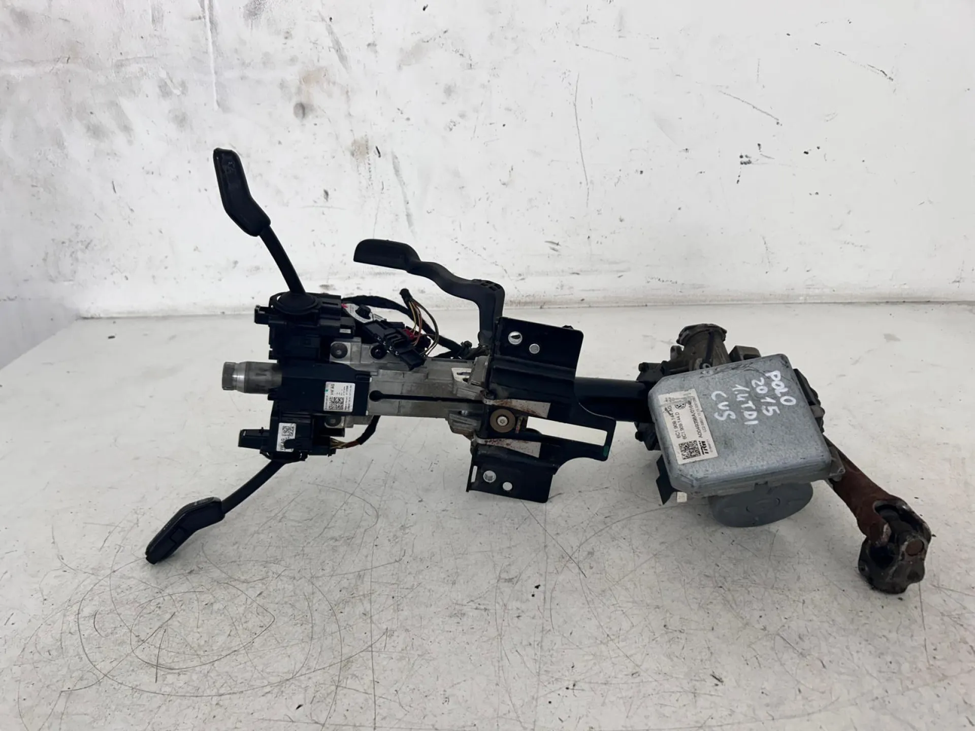 PIANTONE STERZO con codice 6C1423510BB da VOLKSWAGEN Polo 5° Serie (09>17)
