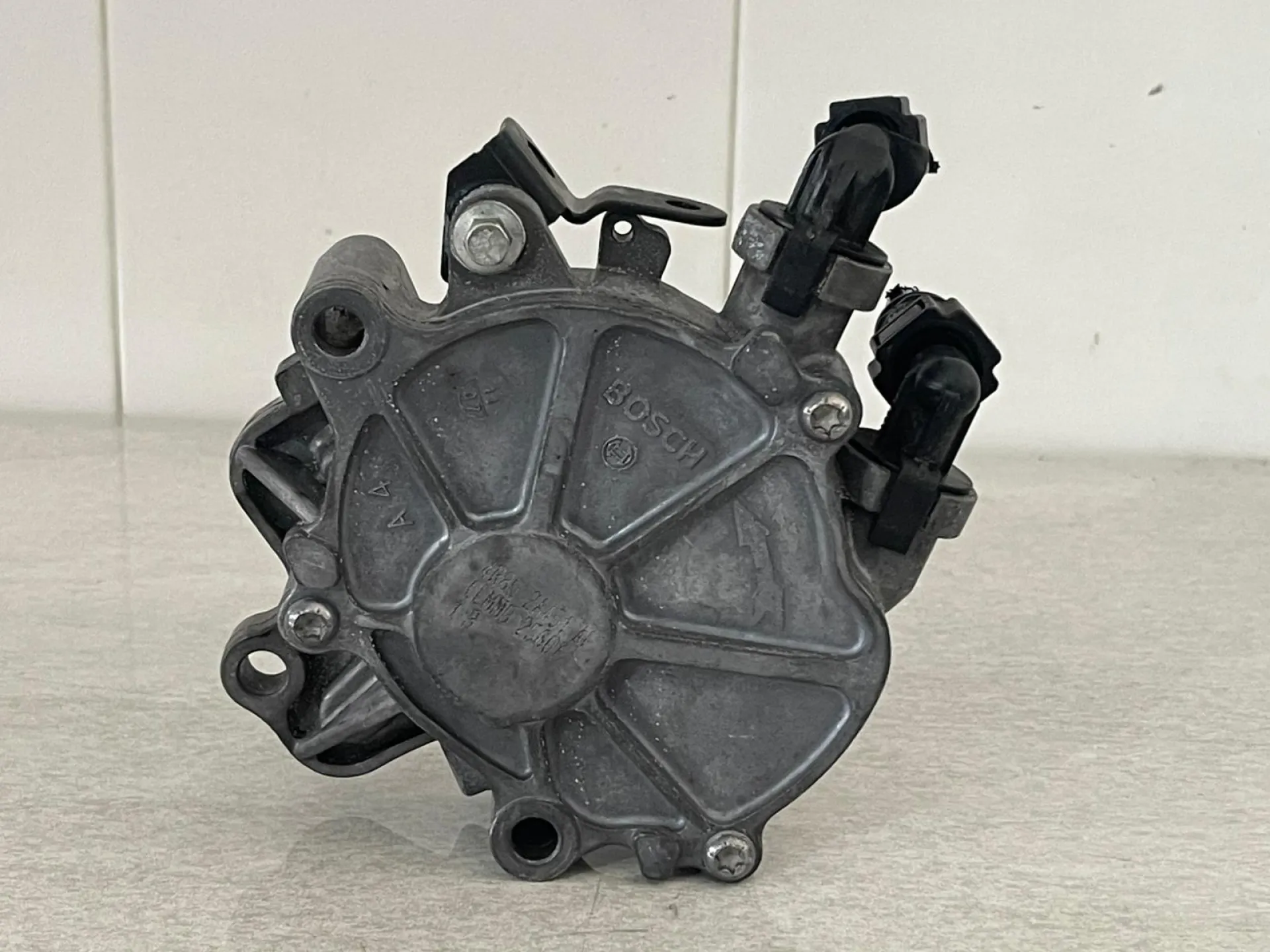 POMPA A VUOTO con codice 4R802A451 AF da LAND ROVER Range Rover SPORT Diesel 2700 (05>13)