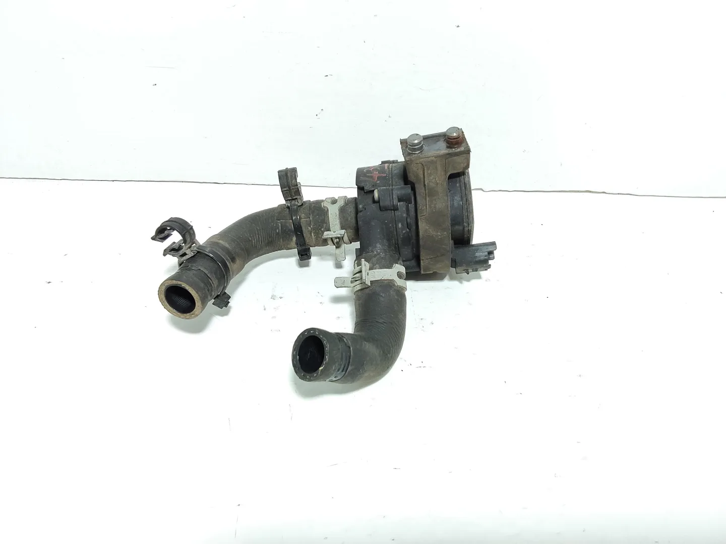POMPA ACQUA AUSILIARIA con codice 0392023294 da DACIA Sandero Stepway Serie con codice motore H4D4F4 Bifuel/Gas 1000 (21>)