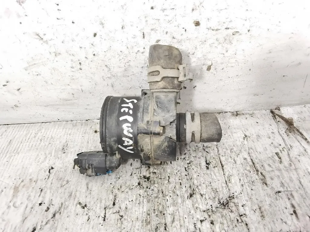 POMPA ACQUA con codice 0392023251 144B04056R da DACIA Sandero Serie II H4B400 bifuel/gas 898 (12>20)