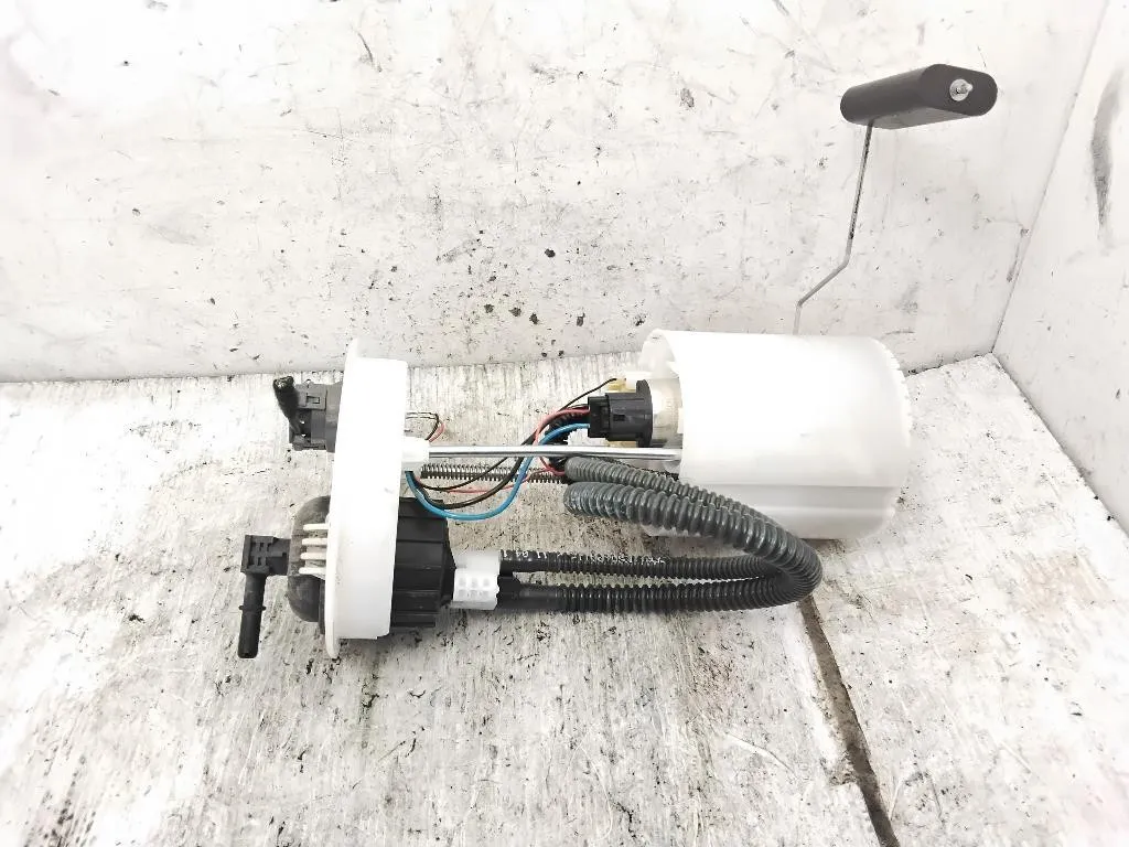 POMPA CARBURANTE con codice GN15-9H307-FA da FORD EcoSport Serie SFJL benzina 998 (12>)