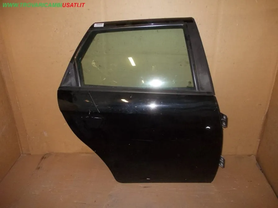 PORTA POST.D. NERO MET. CON ALZACR. ALFA ROMEO 156 (932-X1)