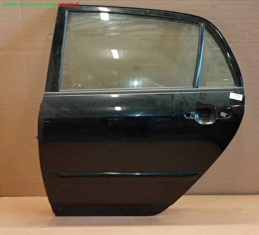 PORTA POST.S. NERO MET CON ALZACR. TOYOTA COROLLA (E120) 5 porte