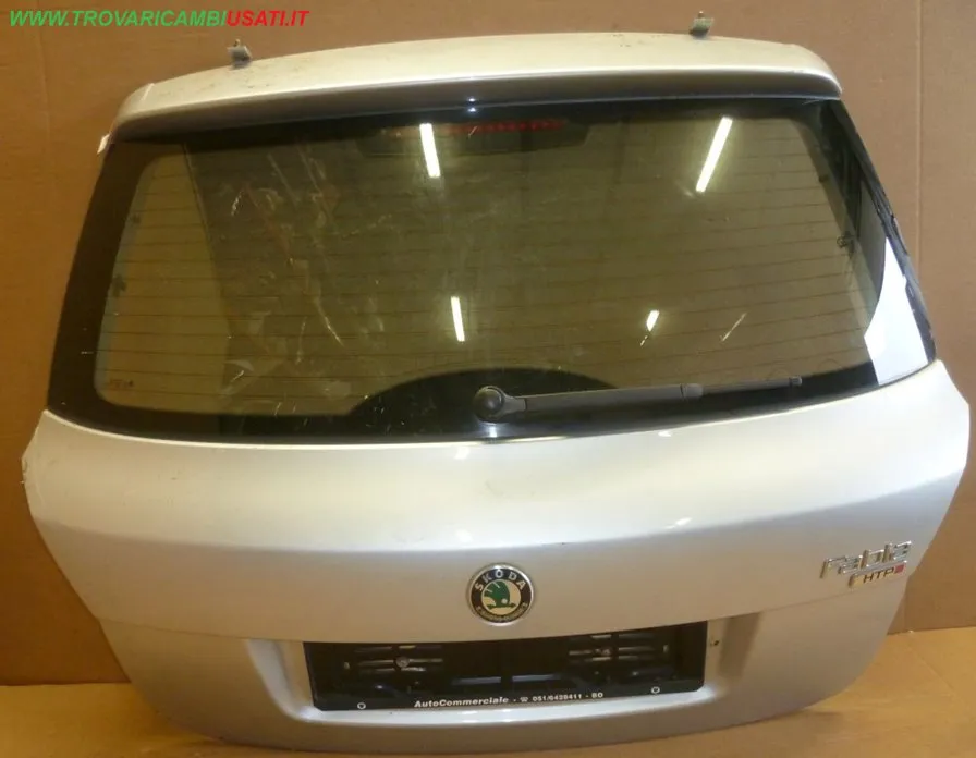 PORTELLO POST. ARGENTO C/MOT SKODA FABIA (54) 5 porte