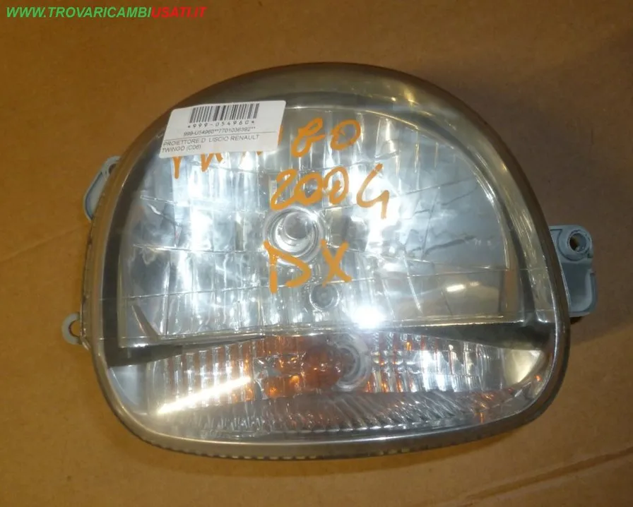 PROIETTORE D. LISCIO RENAULT TWINGO (C06)