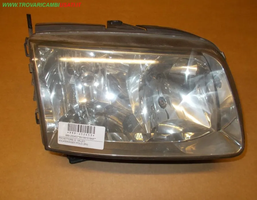 PROIETTORE D. VALEO VOLKSWAGEN POLO (6N)