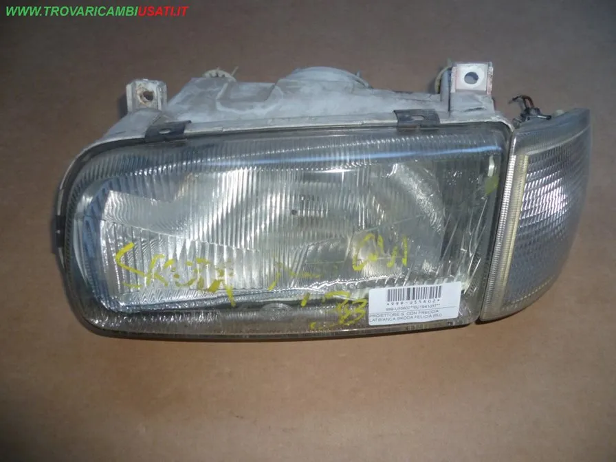 PROIETTORE S. CON FRECCIA LAT.BIANCA SKODA FELICIA (6U)