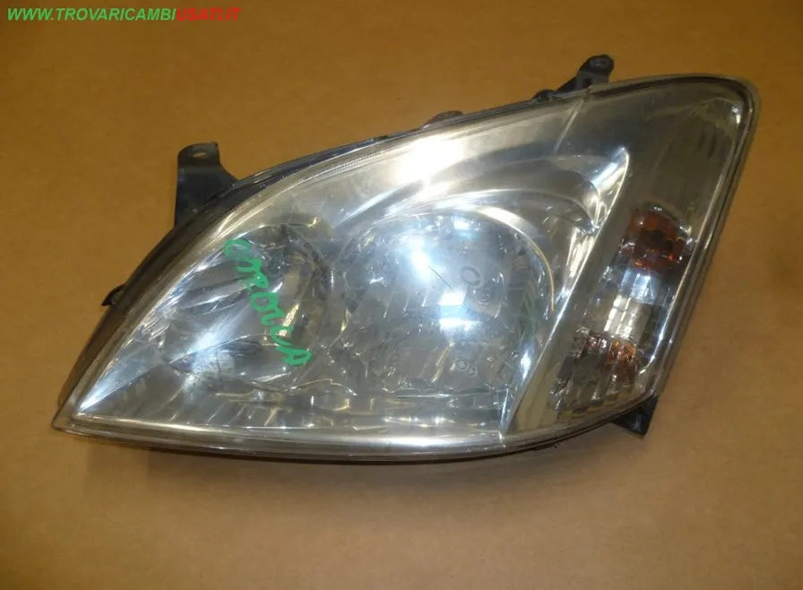 PROIETTORE S. ICHIKOH TOYOTA COROLLA (E120) 5 porte