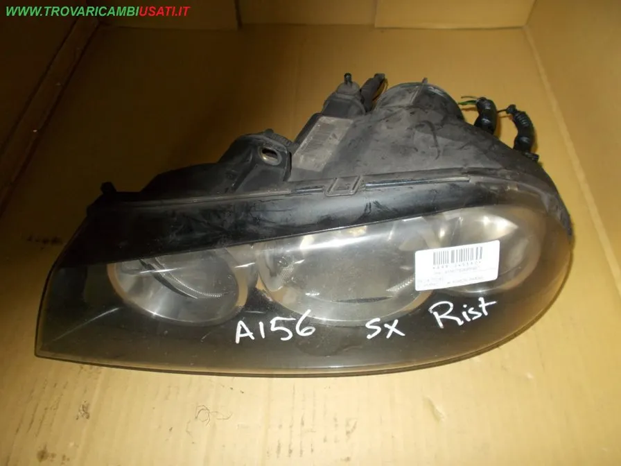PROIETTORE S/LAMPAD.(->vet.608629) PARAB. NERA ALFA ROMEO 156 (932-X1)
