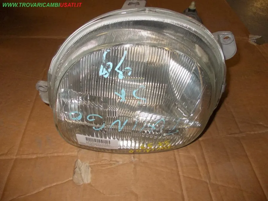 PROIETTORE S. RIGATO RENAULT TWINGO (C06)
