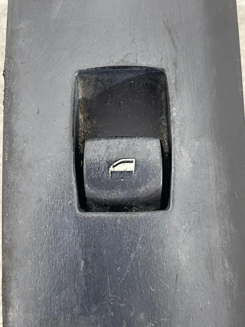 PULSANTIERA ANTERIORE DESTRA BMW X3 1° Serie 61313414355 (04>10)