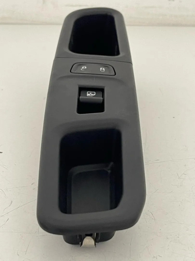 PULSANTIERA ANTERIORE DESTRA con codice 07356039310 da JEEP Renegade Serie (14>)