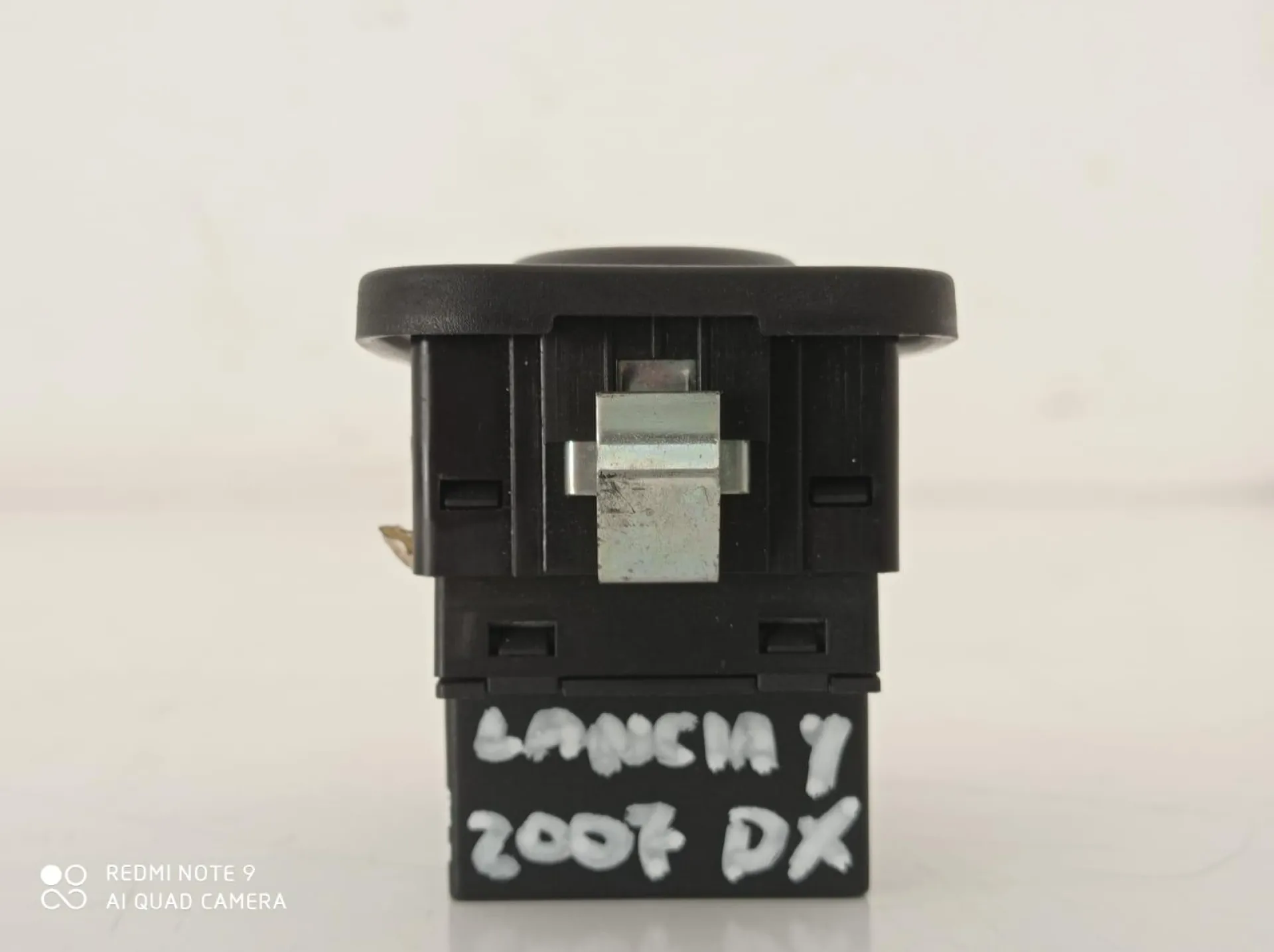 PULSANTIERA ANTERIORE DESTRA con codice 735360607 da LANCIA Ypsilon 2° Serie (06>10)