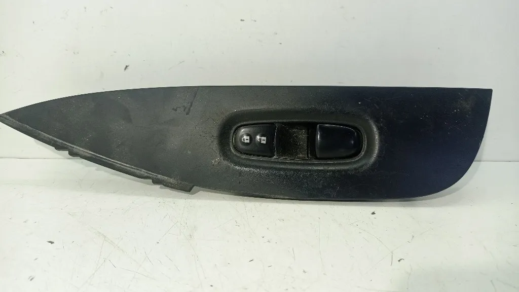 PULSANTIERA ANTERIORE DESTRA NISSAN Qashqai Serie K9K636 (14>)