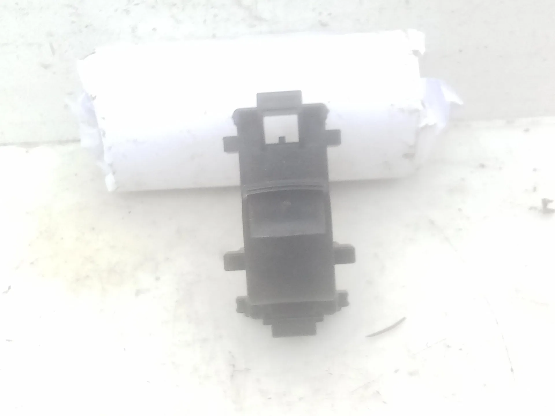 PULSANTIERA ANTERIORE DESTRA con codice 1928298 da TOYOTA Yaris Serie (11>13)