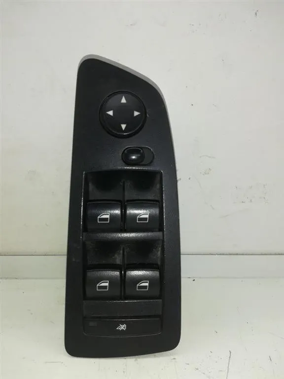 PULSANTIERA ANTERIORE SINISTRA BMW Serie 1 Serie (E87) 613191132066 M47N204D4 (04>07)