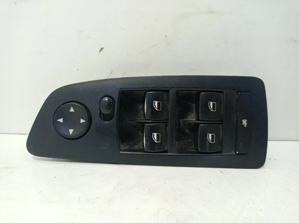 PULSANTIERA ANTERIORE SINISTRA BMW Serie 1 Serie (E87) 613191132066 N47D20C (04>07)
