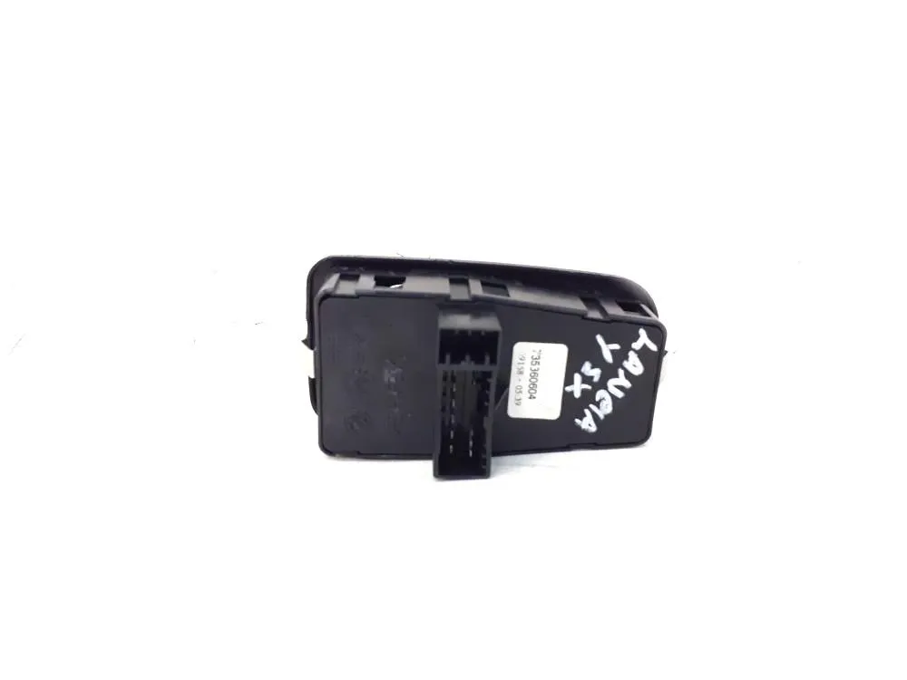 PULSANTIERA ANTERIORE SINISTRA con codice 735360604 da GUIDA LANCIA Ypsilon 2° Serie 1400 Benzina 57 con codice motore 350A1000 (2009)