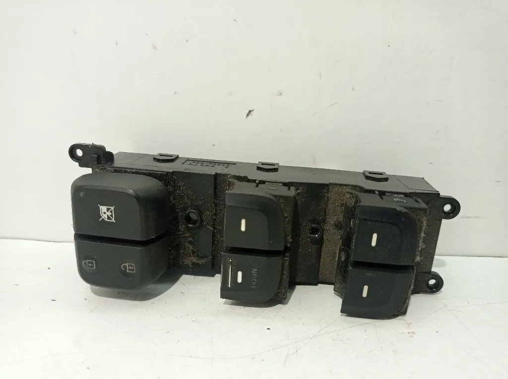 PULSANTIERA ANTERIORE SINISTRA HYUNDAI i10 2° Serie 93570B40104X G3LA (11>)