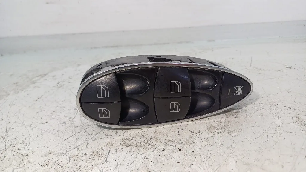 PULSANTIERA ANTERIORE SINISTRA MERCEDES CLS W219 A2118213679 642920 (04>10)