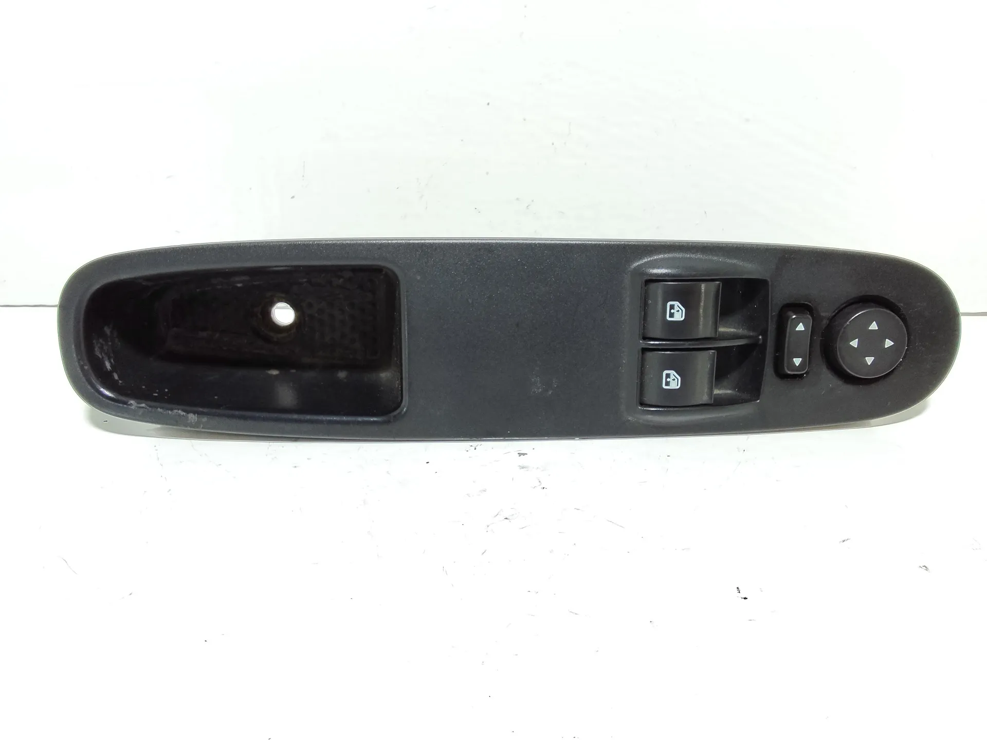 PULSANTIERA ANTERIORE SINISTRA con codice 735531345 da LANCIA Ypsilon 4° Serie (11>23)
