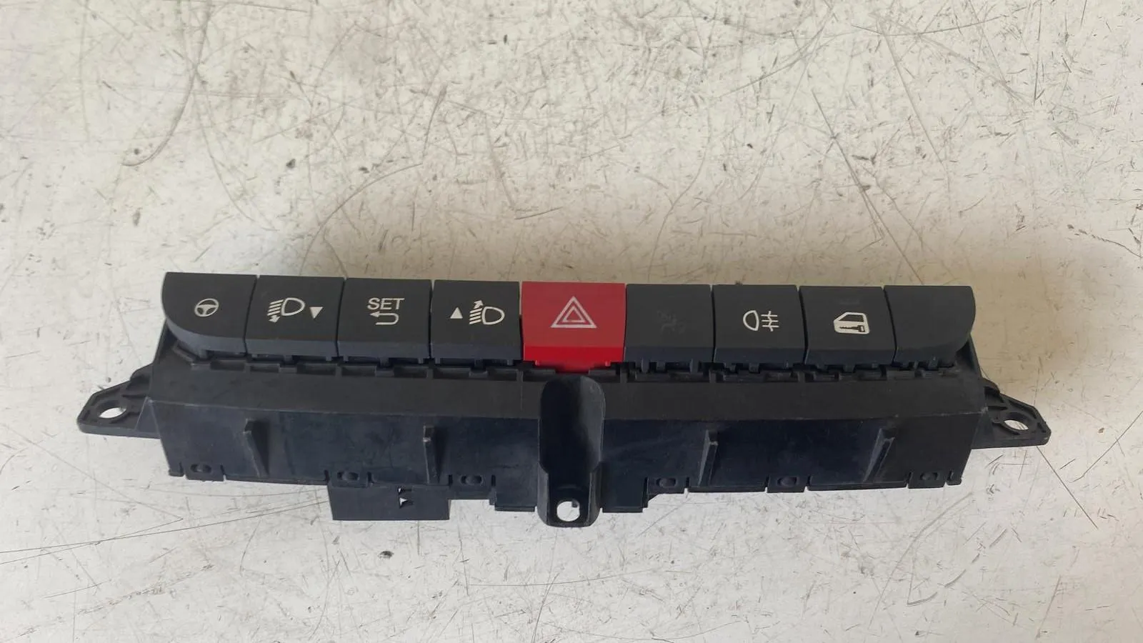 PULSANTIERA CENTRALE con codice 735591880 da FIAT 500 L Serie (351_352) (12>)