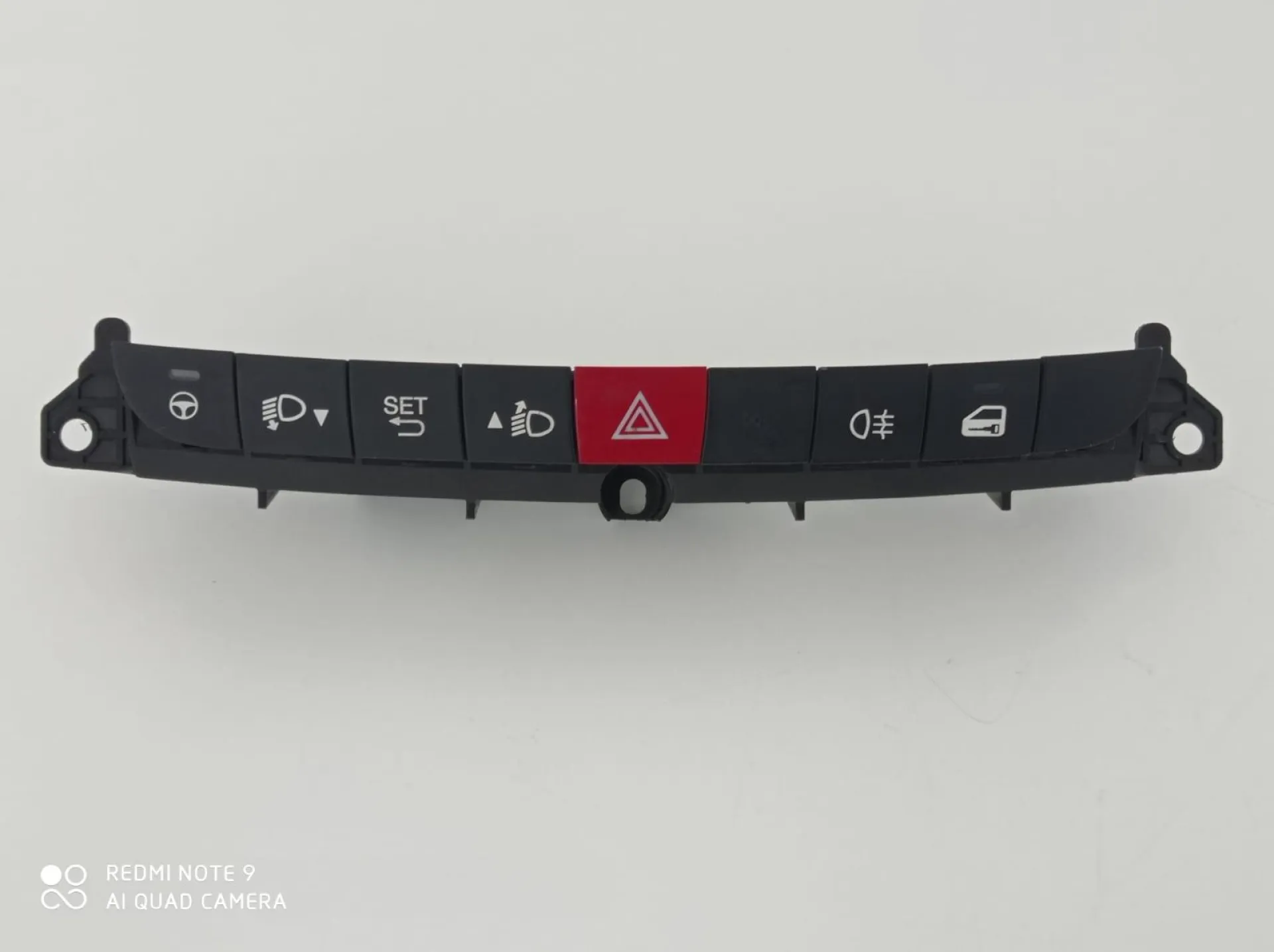 PULSANTIERA CENTRALE con codice 735591880 da FIAT 500 L Serie (351_352) (12>)