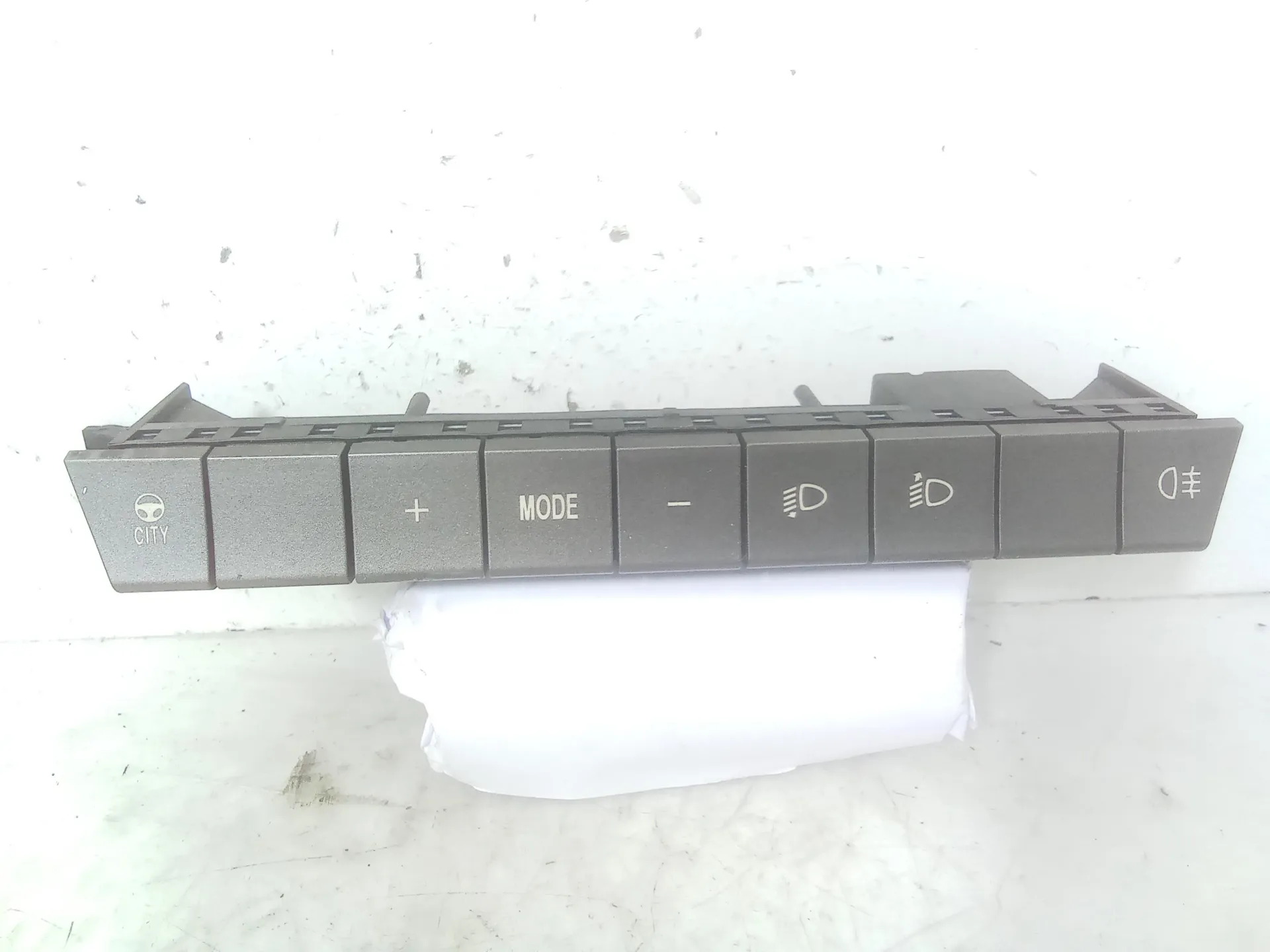 PULSANTIERA CENTRALE con codice 735361064 da LANCIA Ypsilon 1° Serie (03>06)