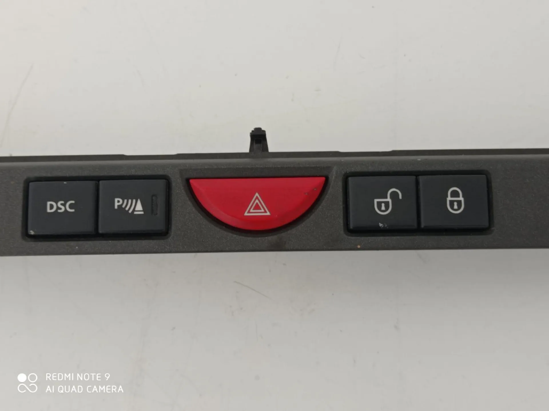 PULSANTIERA CENTRALE con codice YUL500400WUX da LAND ROVER Range Rover SPORT (05>13)