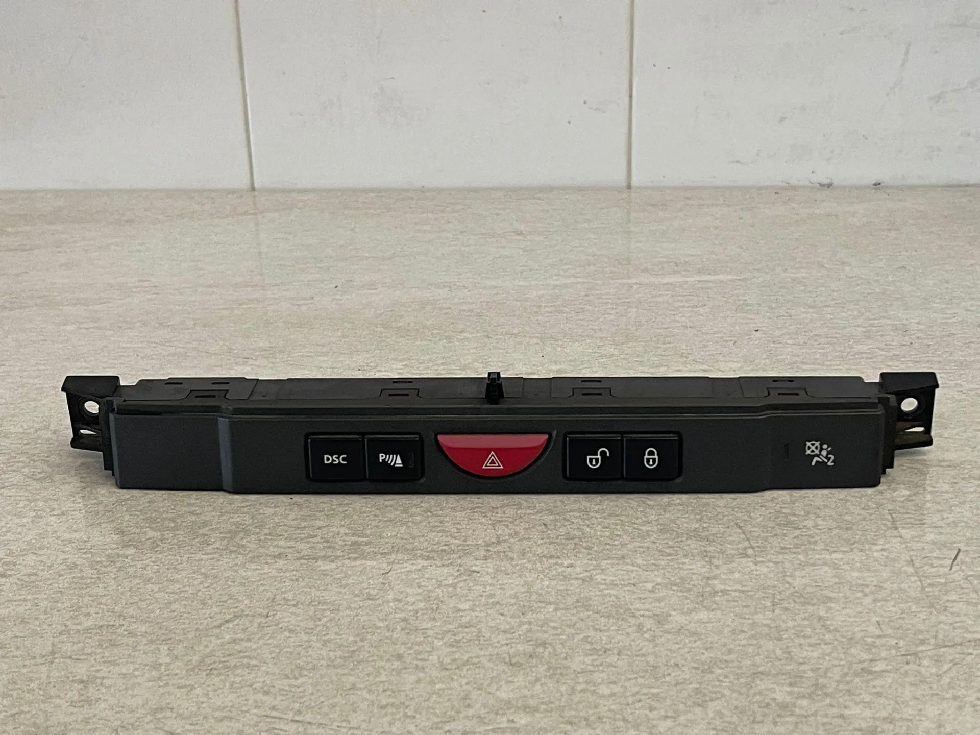 PULSANTIERA CENTRALE con codice YUL500570WUX da LAND ROVER Range Rover SPORT (05>13)
