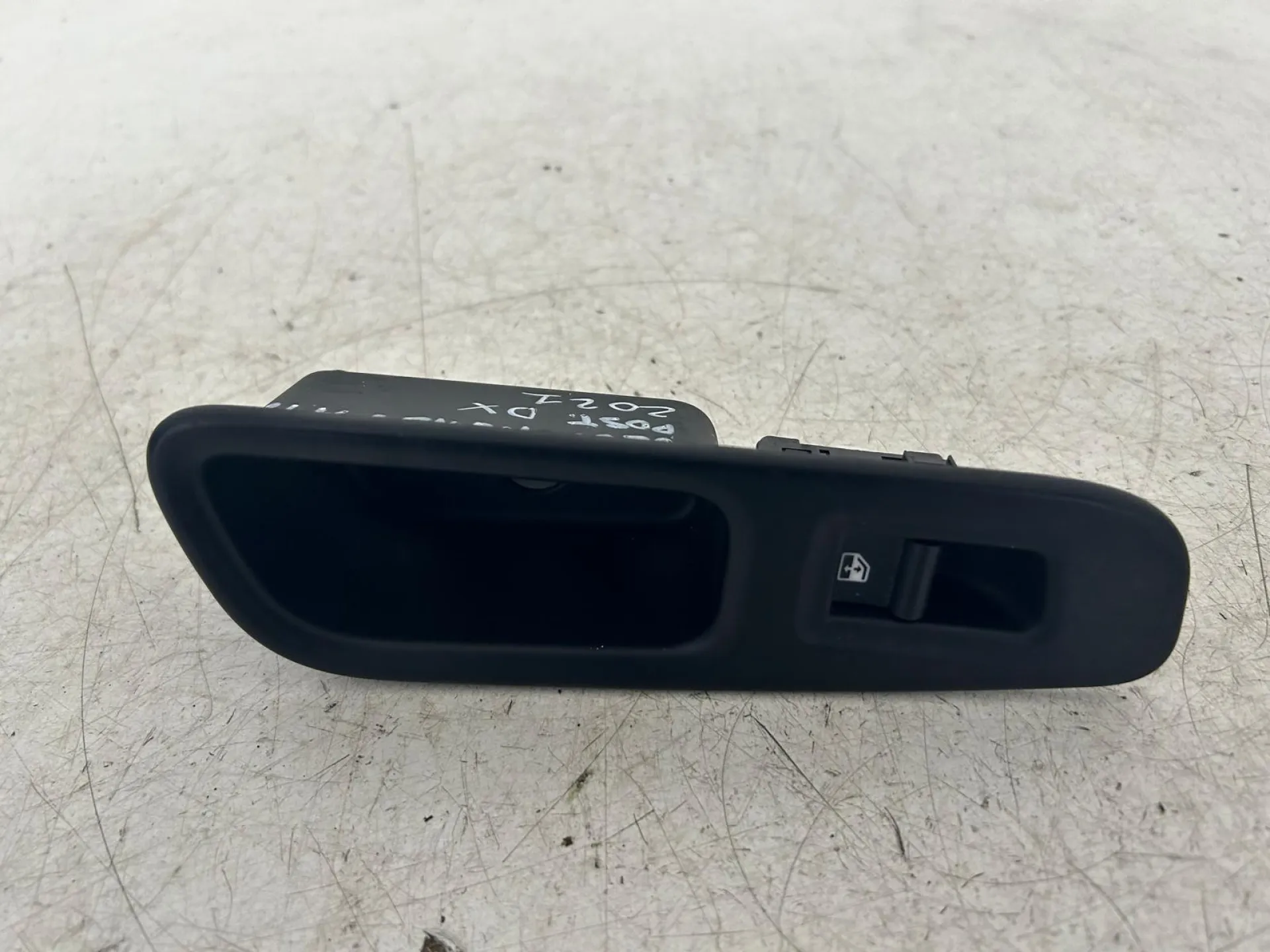 PULSANTIERA POSTERIORE DESTRA JEEP Renegade Serie 735603932 (18>)