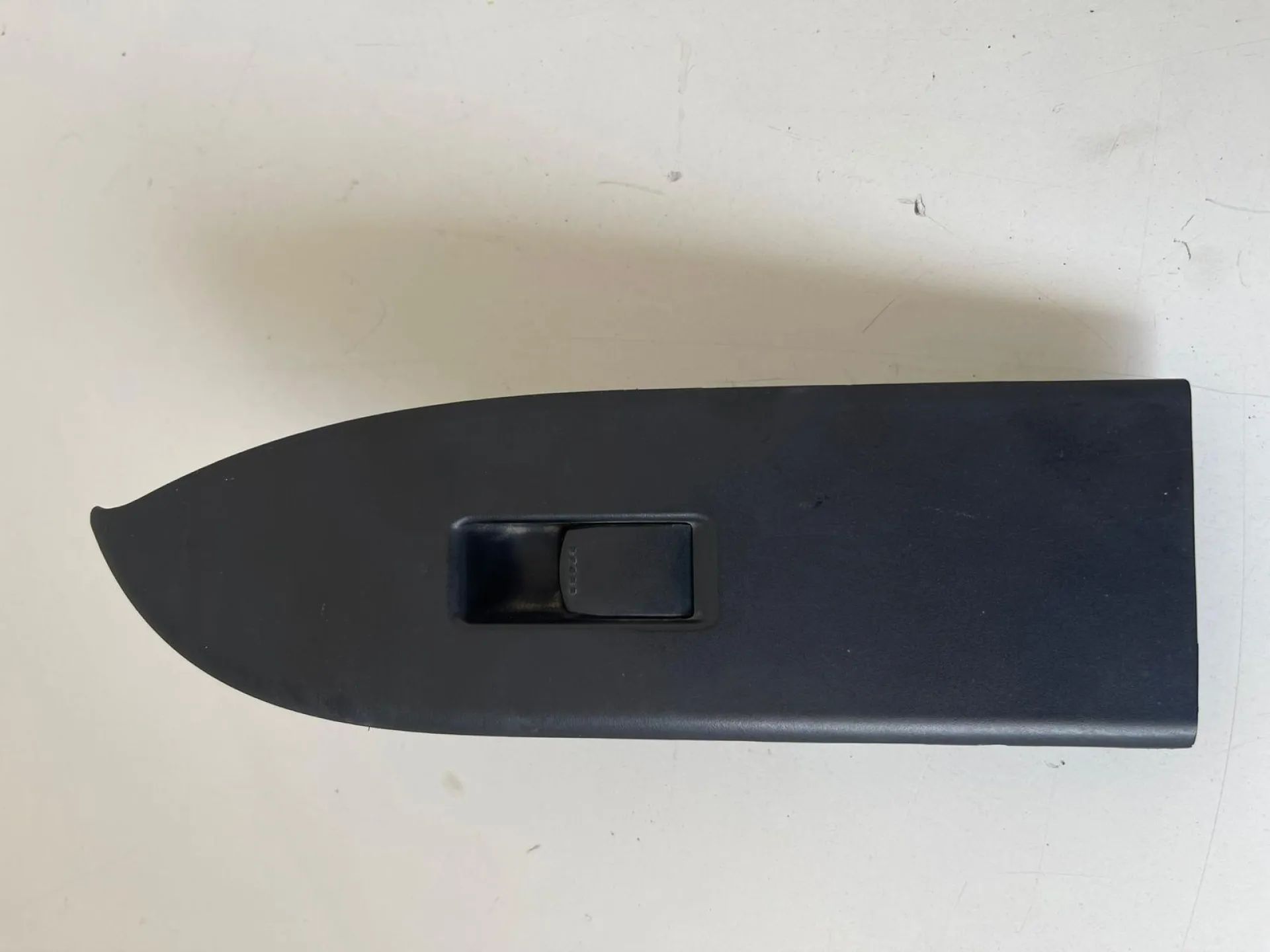 PULSANTIERA POSTERIORE DESTRA con codice 62J001877T da SUZUKI Grand Vitara JB (06>)