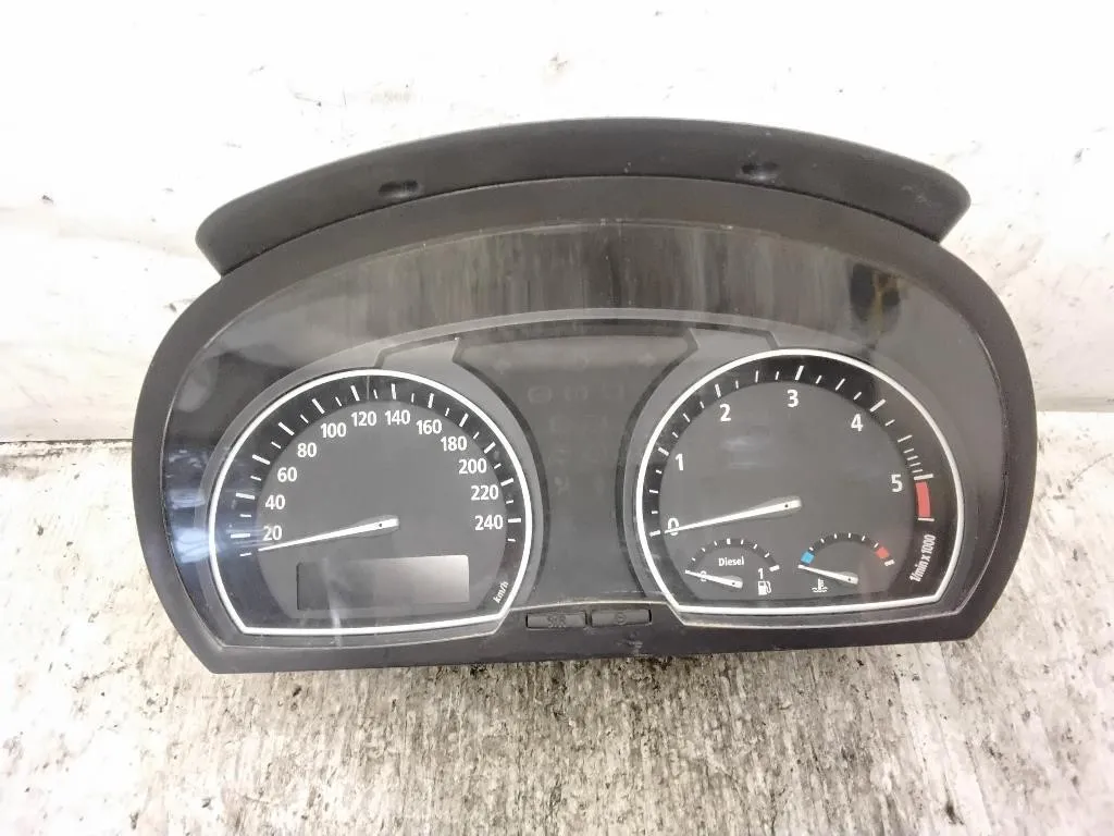 QUADRO STRUMENTI con codice 1024640-32 da BMW X3 1° Serie (04>10)
