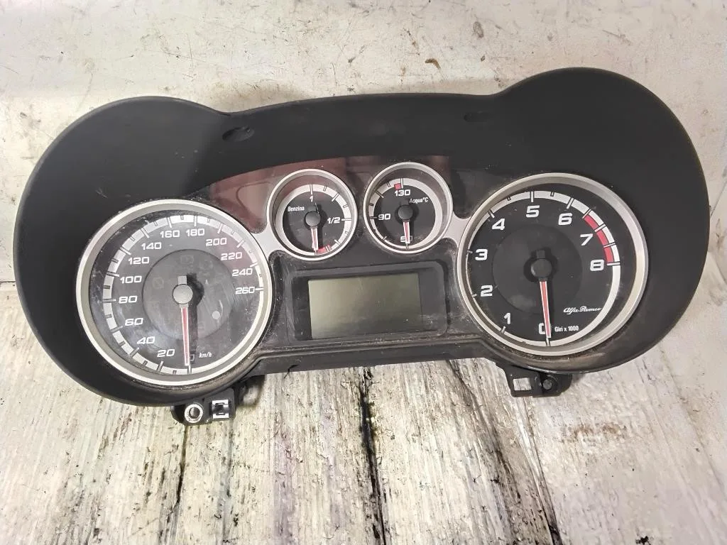 QUADRO STRUMENTI con codice 50516436 da ALFA ROMEO Mito Serie (955_) (08>)