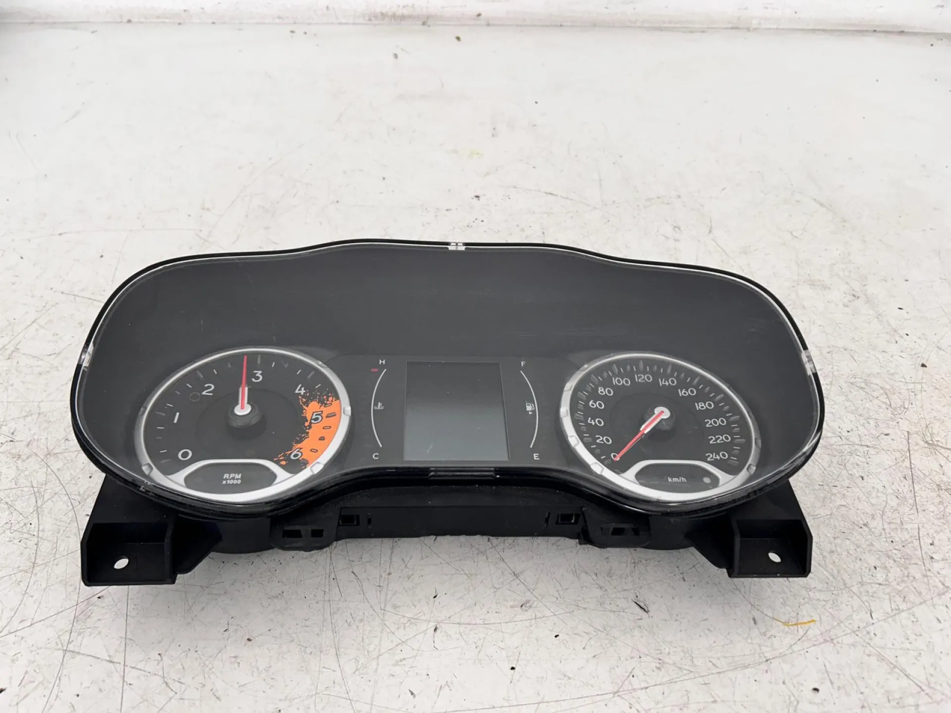 QUADRO STRUMENTI con codice 735657846 da JEEP Renegade Serie (14>)
