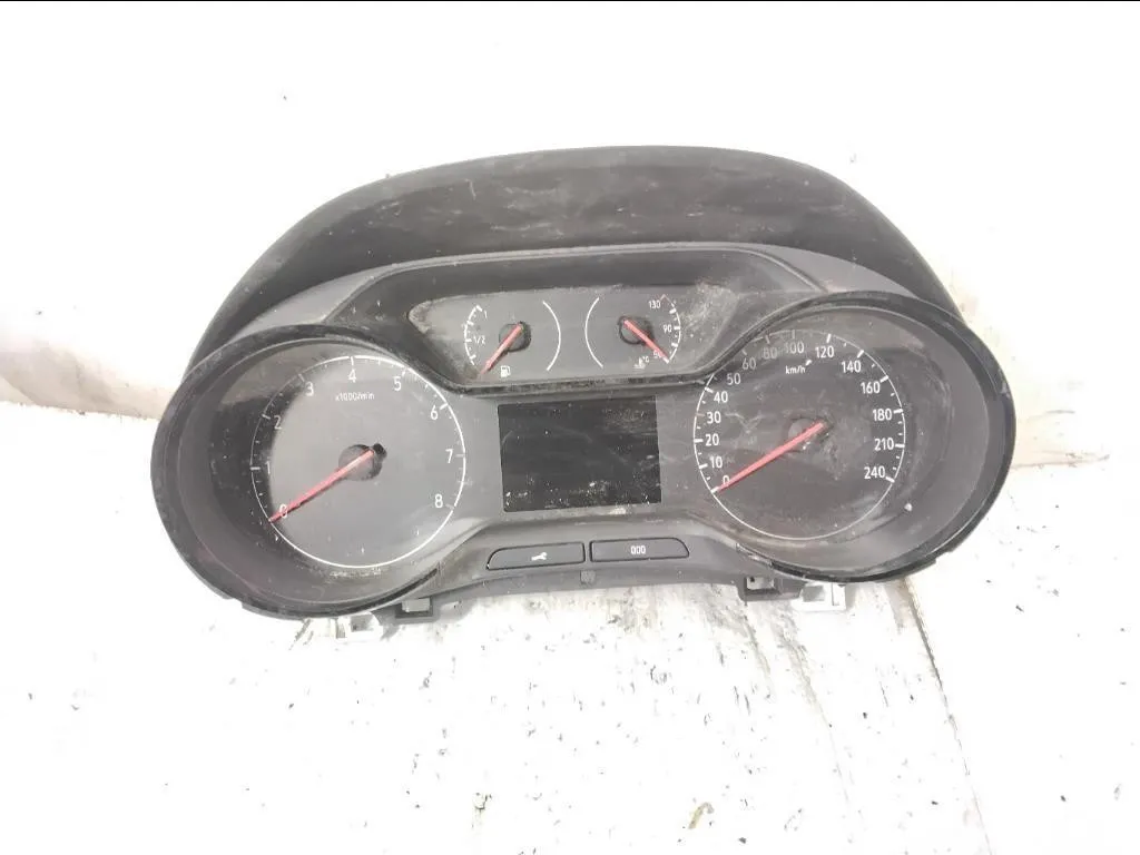 QUADRO STRUMENTI con codice 9831117380 da OPEL Crossland Serie (X) (17>)
