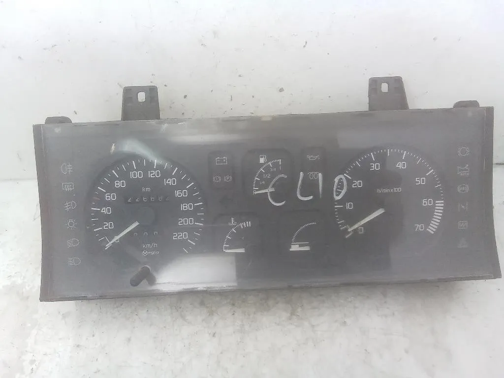 QUADRO STRUMENTI con codice 19351698 19351601 7700831044 da RENAULT Clio Serie (94>98)