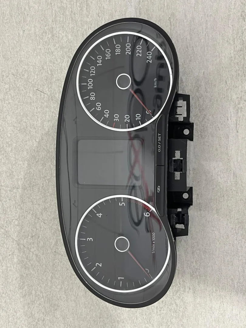 QUADRO STRUMENTI con codice 6R0920861F da VOLKSWAGEN Polo 5° Serie (09>17)