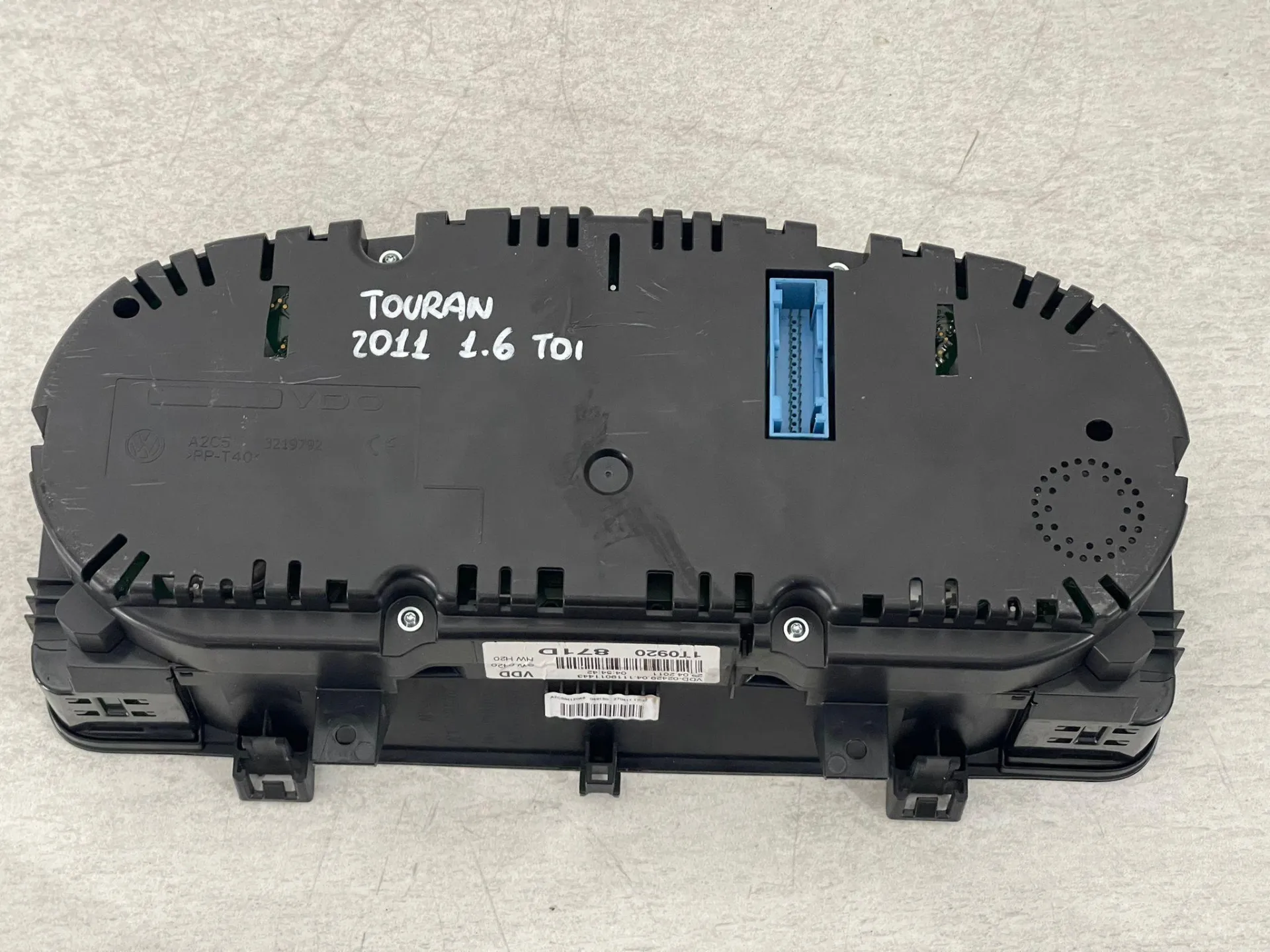 QUADRO STRUMENTI con codice 1T0920871D da VOLKSWAGEN Touran 3° Serie (10>15)