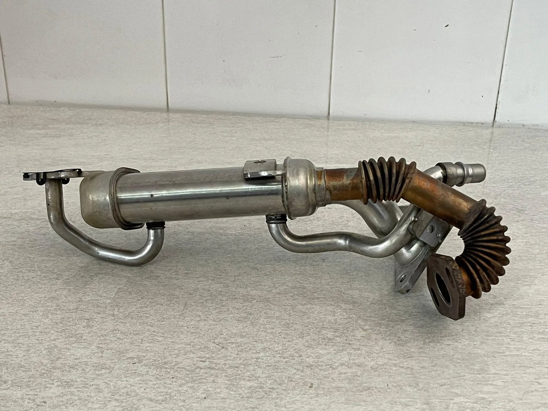 RADIATORE SCARICO GAS EGR con codice 147357324R da RENAULT Clio Serie IV Diesel 1500 (12>19)