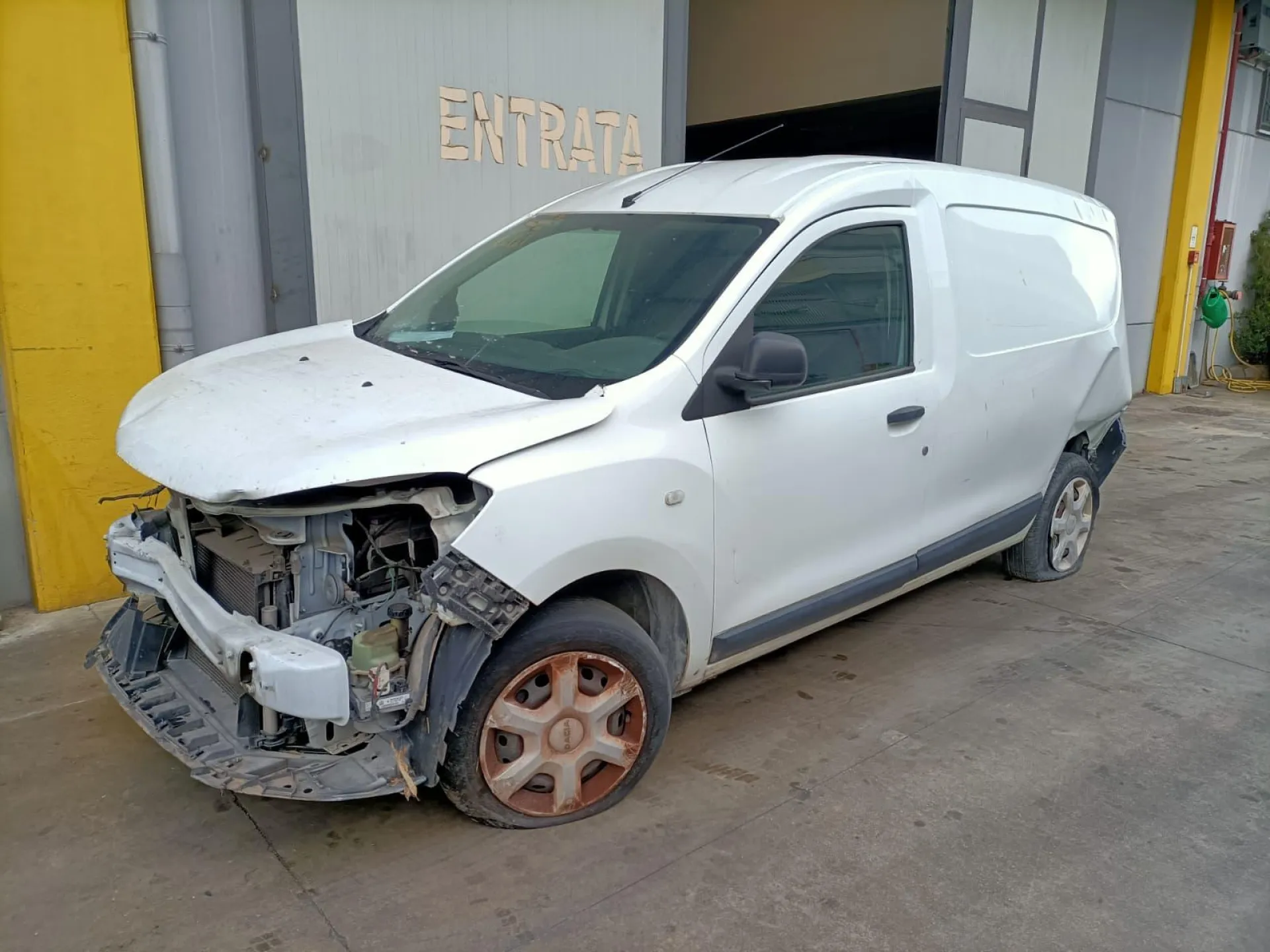 RICAMBI USATI AUTO con codice N.D. da DACIA Dokker 1° Serie con codice motore H4MD738 Bifuel/Gas 1600 (12>)